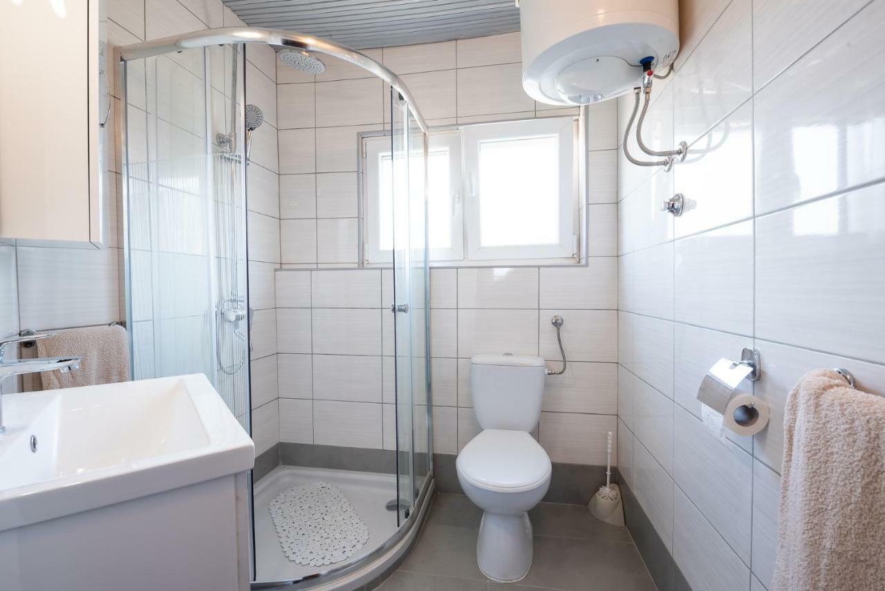 Kiwi Apartments Gornji Karin Extérieur photo