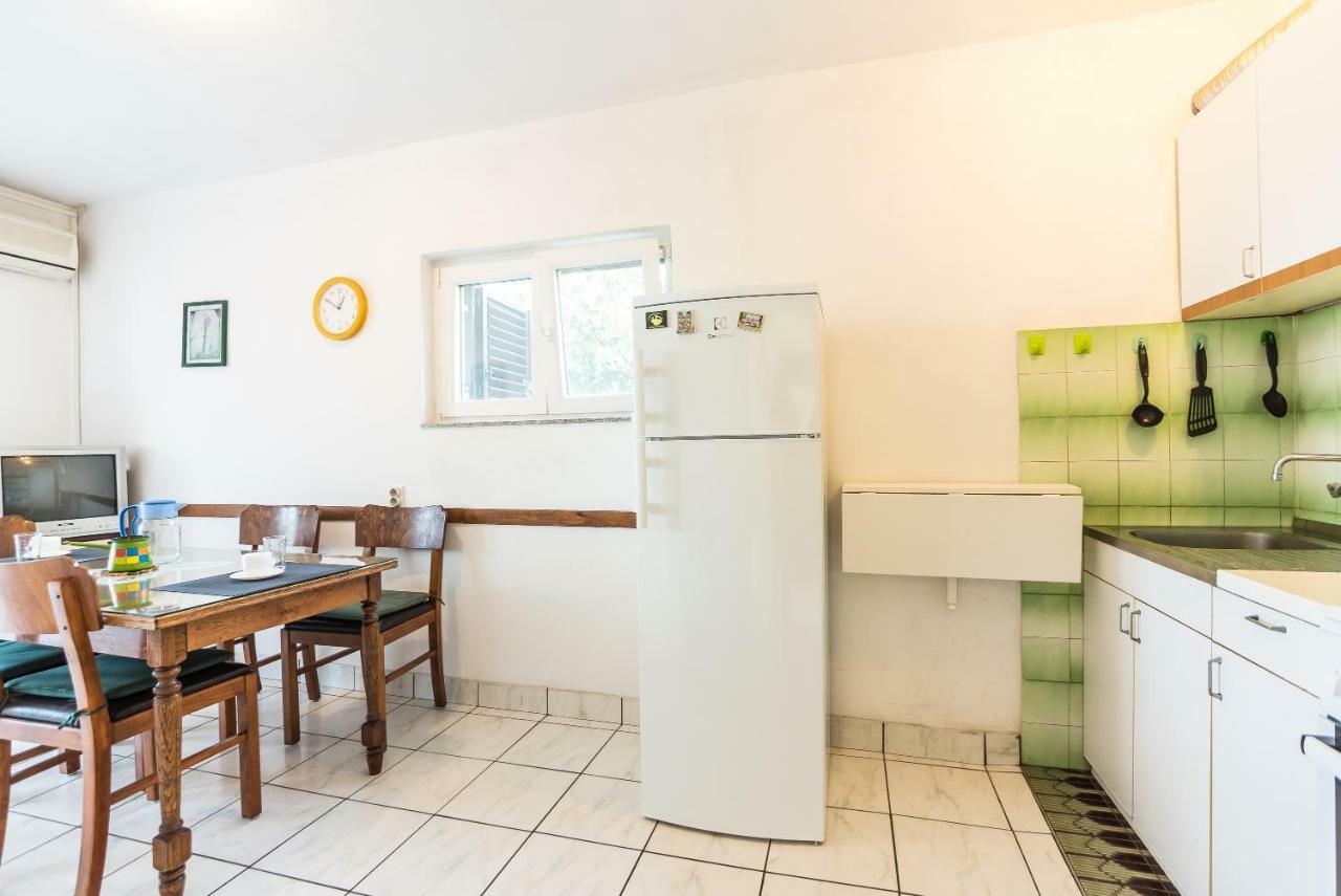 Kiwi Apartments Gornji Karin Extérieur photo