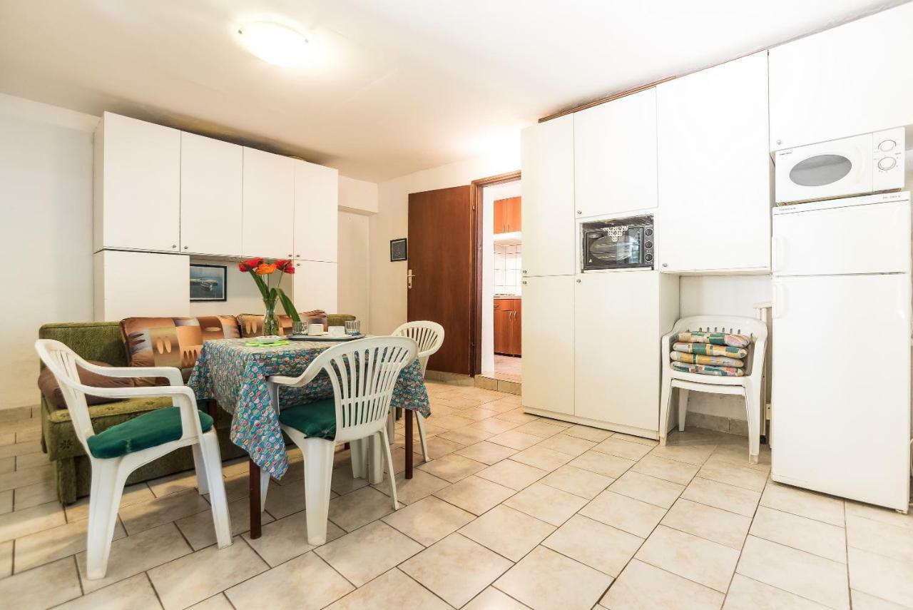 Kiwi Apartments Gornji Karin Extérieur photo